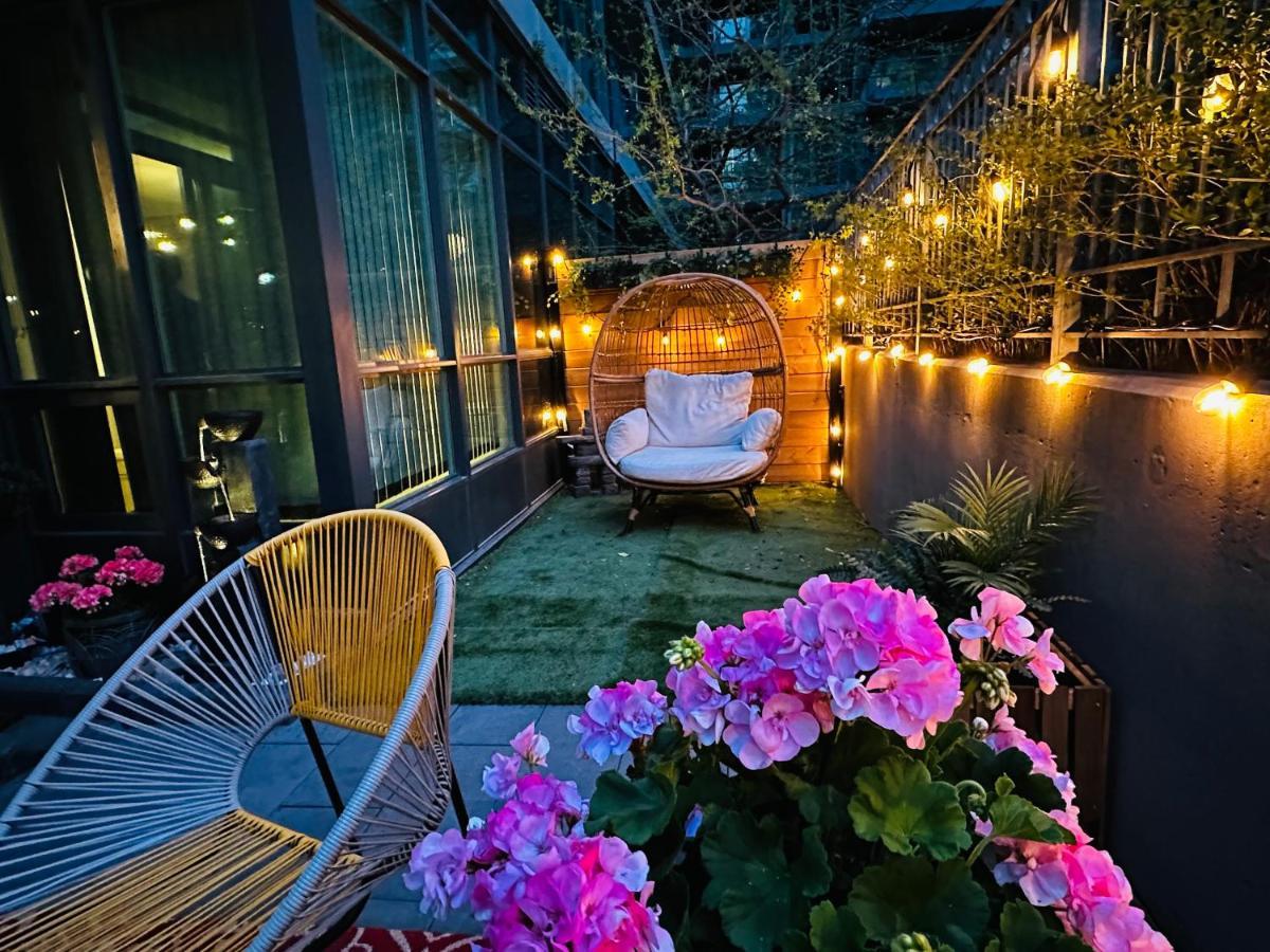 Luxury Suite With Private Patio In Downtown Toronto Exterior photo