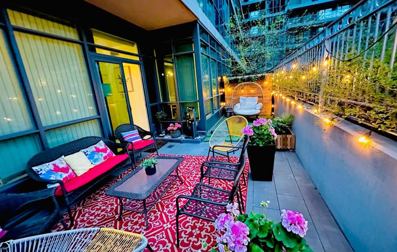 Luxury Suite With Private Patio In Downtown Toronto Exterior photo