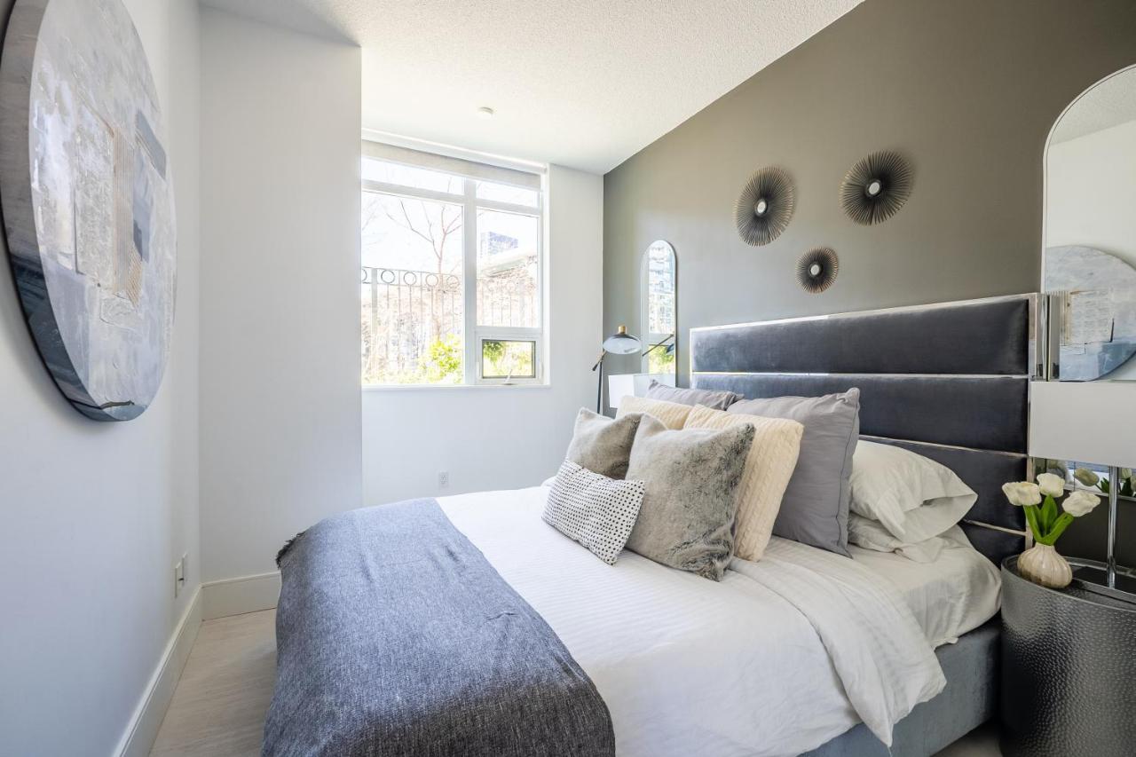 Luxury Suite With Private Patio In Downtown Toronto Exterior photo