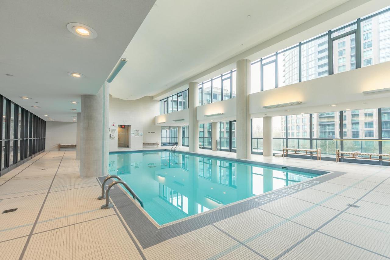 Luxury Suite With Private Patio In Downtown Toronto Exterior photo