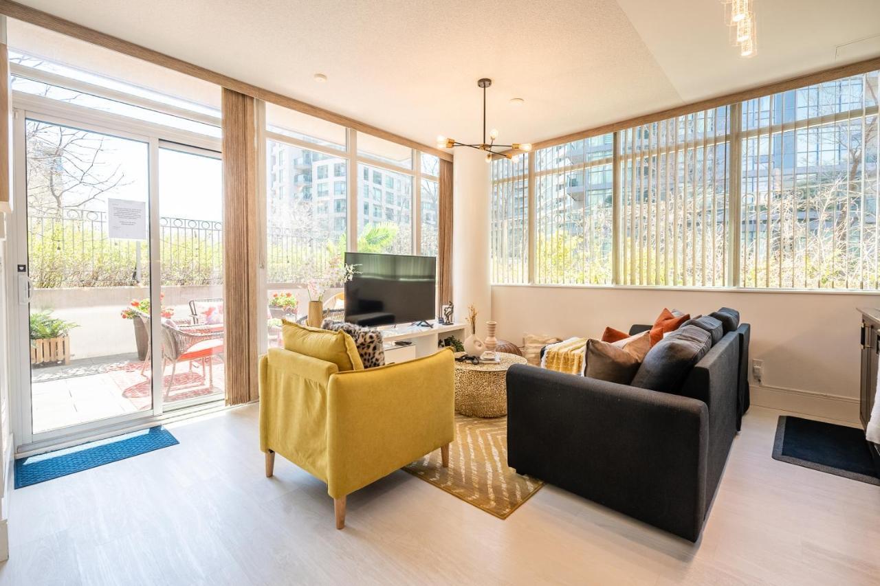 Luxury Suite With Private Patio In Downtown Toronto Exterior photo