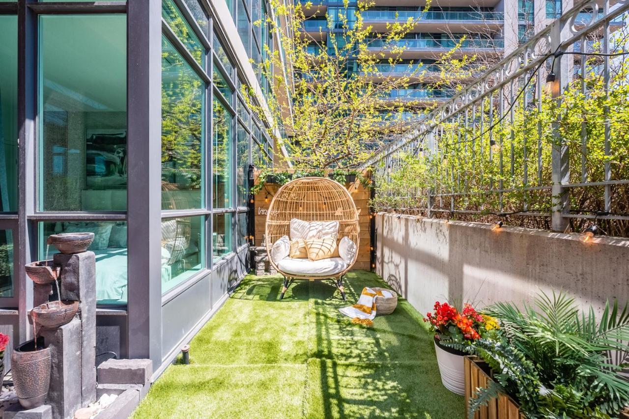 Luxury Suite With Private Patio In Downtown Toronto Exterior photo