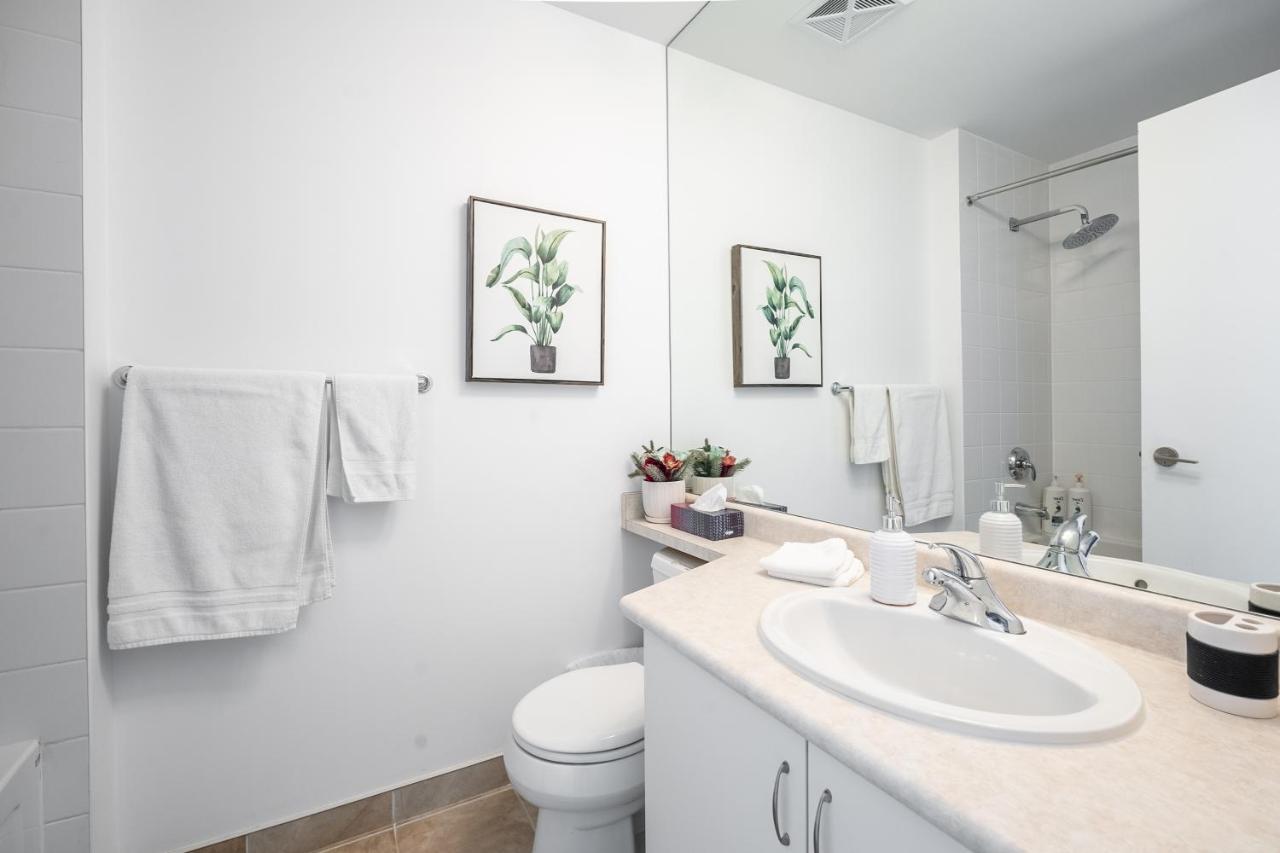 Luxury Suite With Private Patio In Downtown Toronto Exterior photo