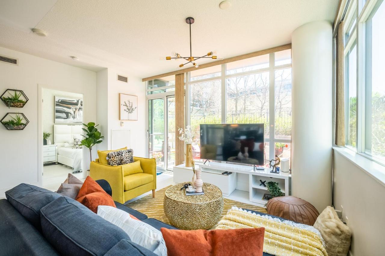 Luxury Suite With Private Patio In Downtown Toronto Exterior photo