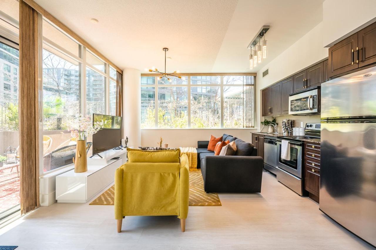 Luxury Suite With Private Patio In Downtown Toronto Exterior photo