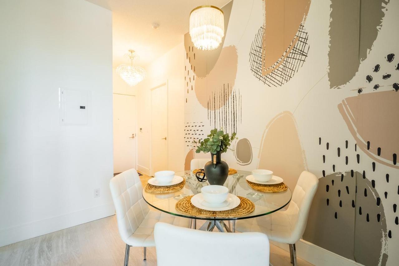 Luxury Suite With Private Patio In Downtown Toronto Exterior photo