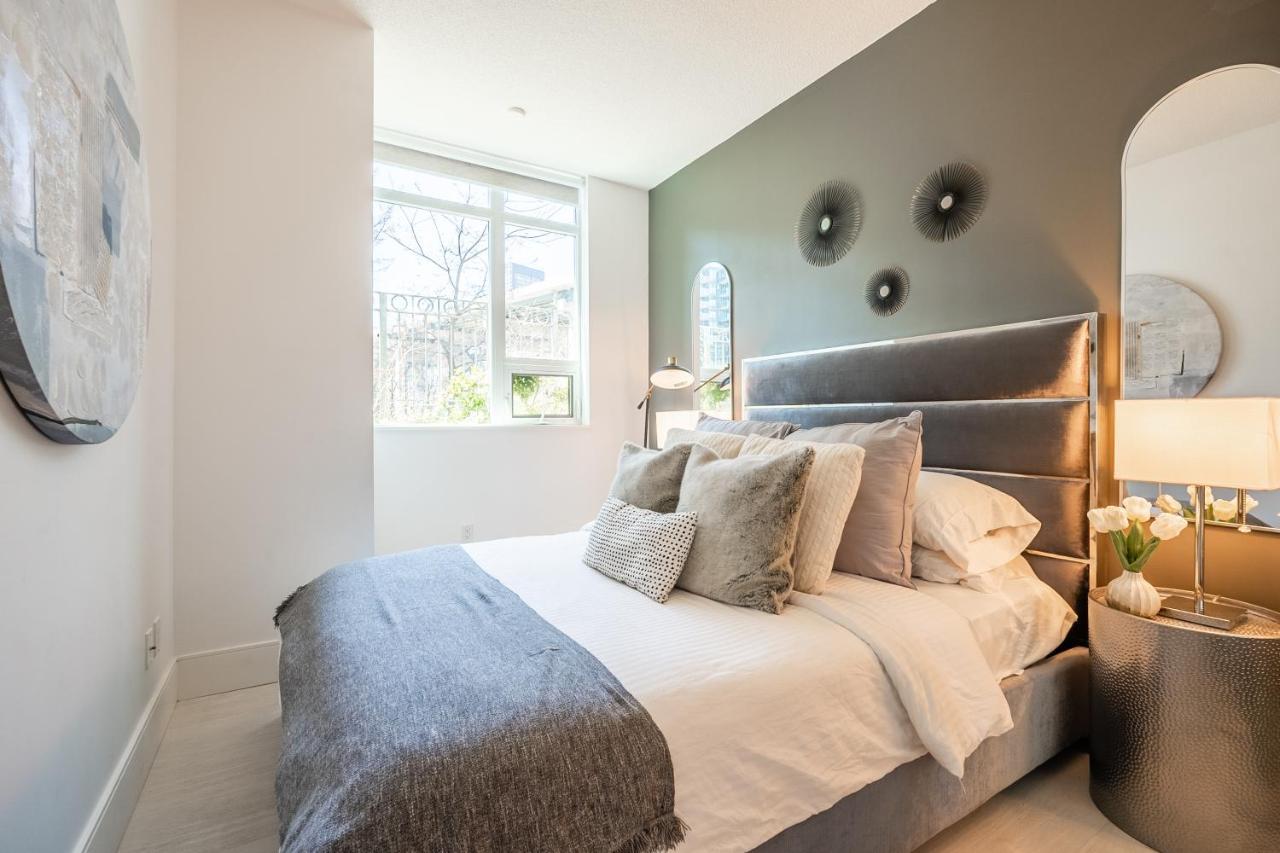 Luxury Suite With Private Patio In Downtown Toronto Exterior photo