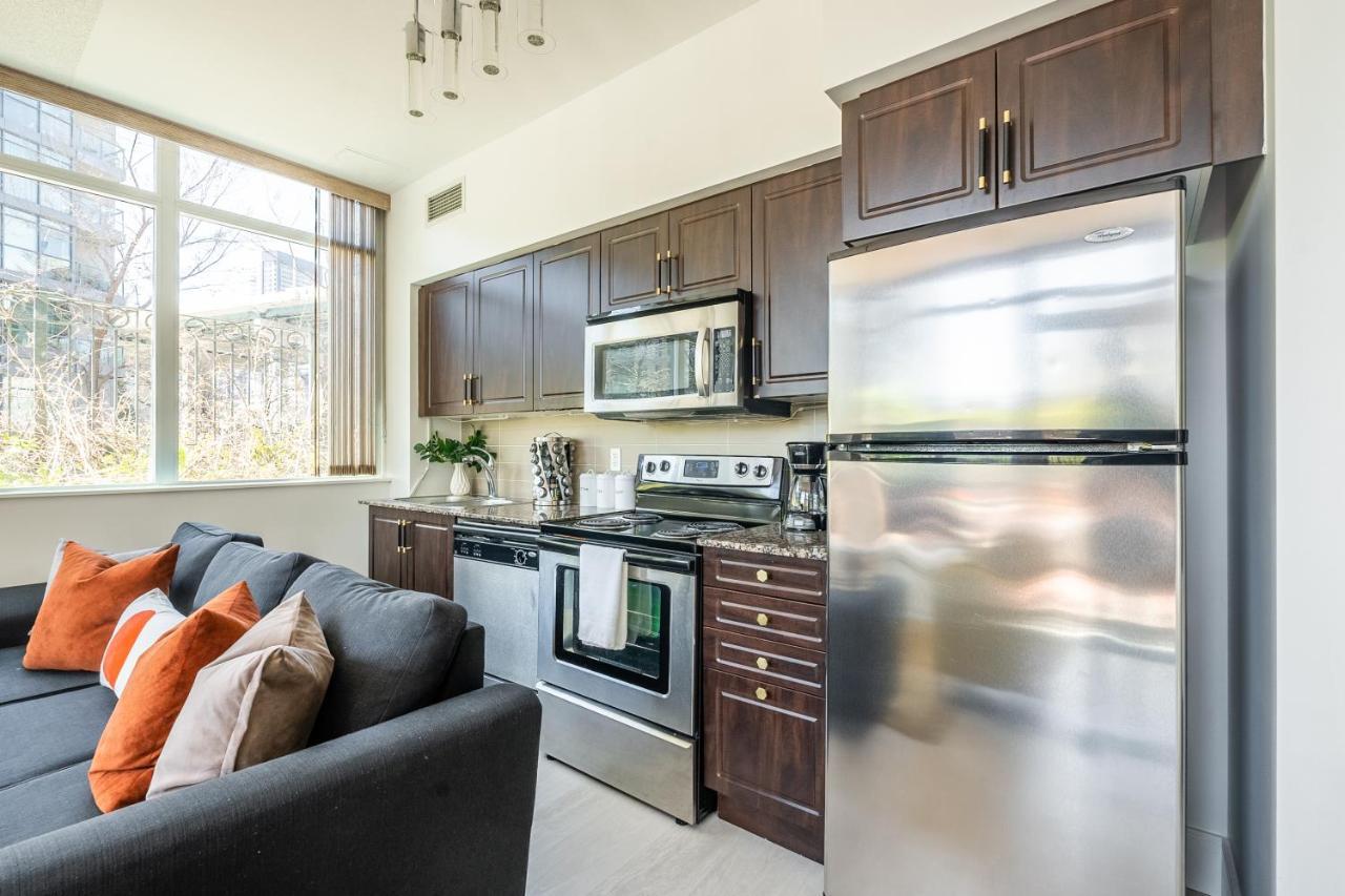 Luxury Suite With Private Patio In Downtown Toronto Exterior photo
