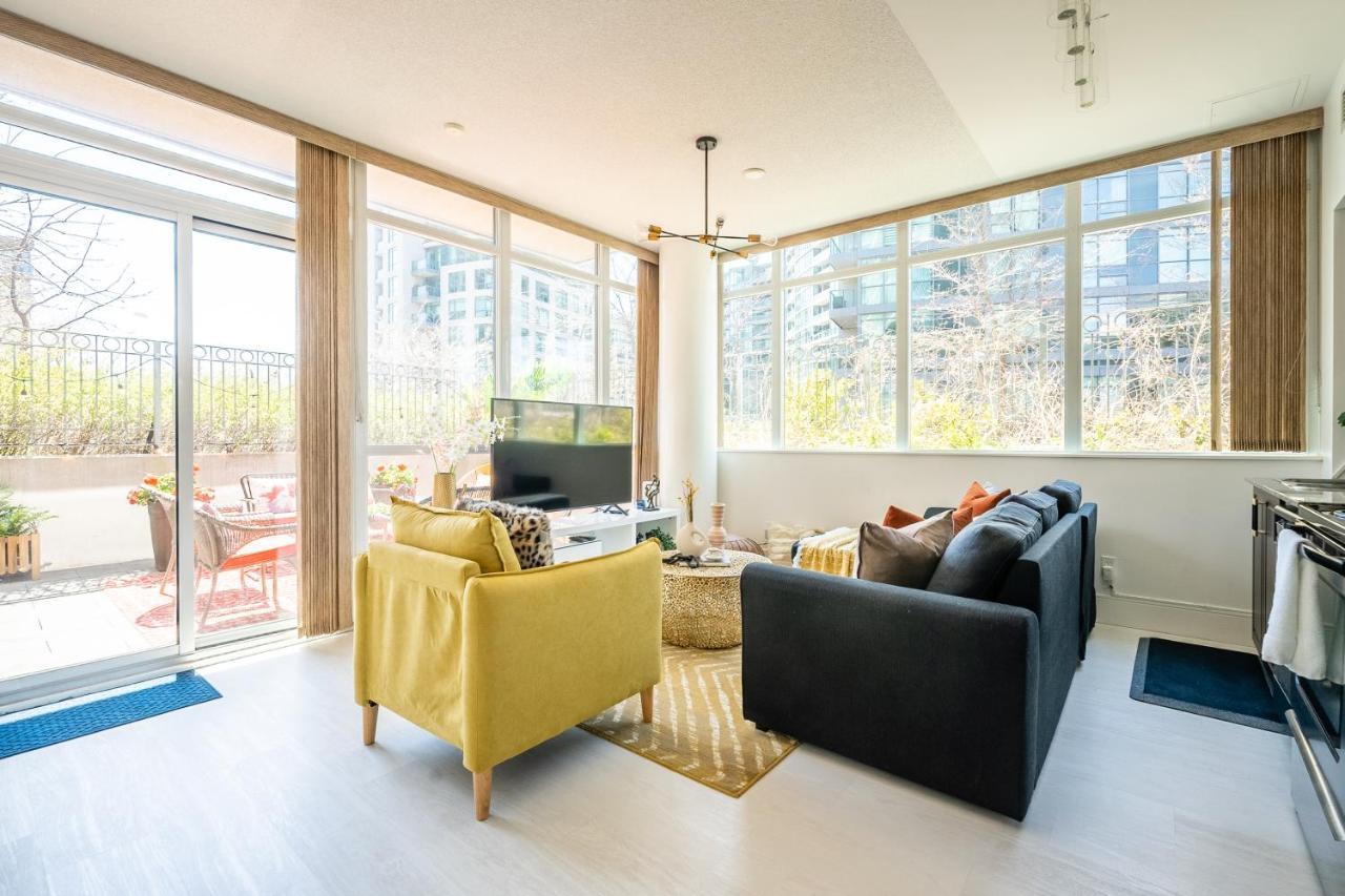 Luxury Suite With Private Patio In Downtown Toronto Exterior photo